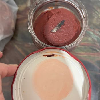 Aldığım Salçada Küf Çıktı Sağlığım Ve Güvenim Sarsıldı