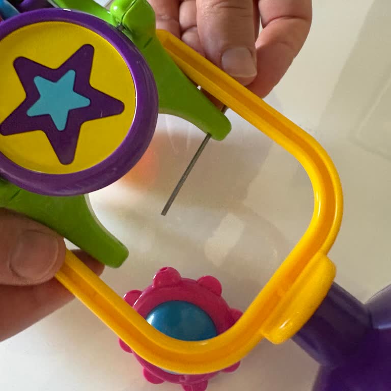 Bebek Oyuncağından Çıkan Sivri Metal Parça Güvenlik Riski Oluşturdu