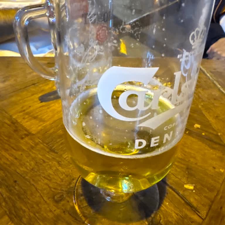 Kadıköy Fil'de Orijinal Olmayan Biralar Ve İlgisiz Hizmet