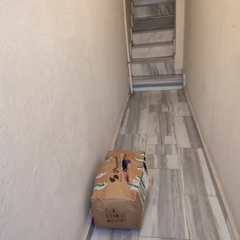 Kargo Apartman Boşluğuna Bırakıldı, Ürün Eksik Çıktı