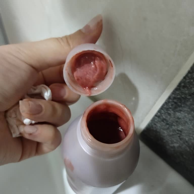 Kusurlu Saç Boyası Saçımda Ve Cildimde Soruna Yol Açtı, Migros'tan Acil Çözüm Bekliyorum