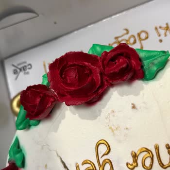 Teslim Aldığım Pastanın Üstü Pislik İçinde Ve Ortasından Kesilmişti