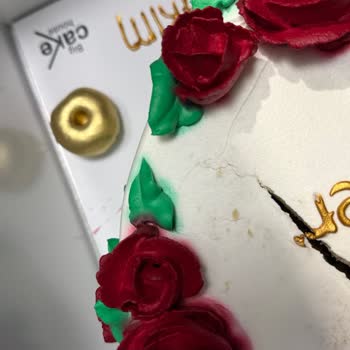 Teslim Aldığım Pastanın Üstü Pislik İçinde Ve Ortasından Kesilmişti