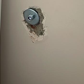 Arçelik Klima Montajında Oluşan Duvar Hasarı Ve Çözüm Eksikliği