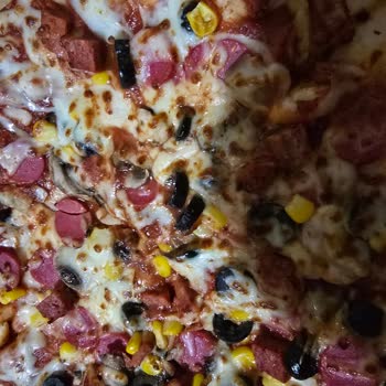 Soğuk, Dağılmış Pizza Ve İlgisiz Müşteri Hizmetleriyle Mağduriyet Yaşadım