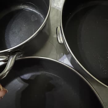 Titanyum Emaye Tencereler Bir Yıldan Kısa Sürede Kullanılamaz Hale Geldi, Çözüm Sunulmuyor