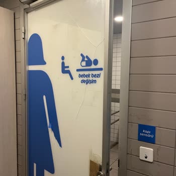 Beylikdüzü Beykent Opet Kadın Tuvaletinde Hijyen Ve Bakım Sorunu Çözülmüyor