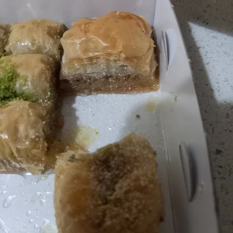 Taze Olmayan Tatlılar Ve Kalitesiz Ürünler Nedeniyle Mağduriyet