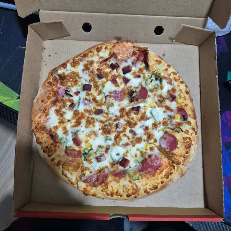 Terra Pizza Ekstra Mozerella Ücretine Rağmen Pizzada Peynir Miktarı Az