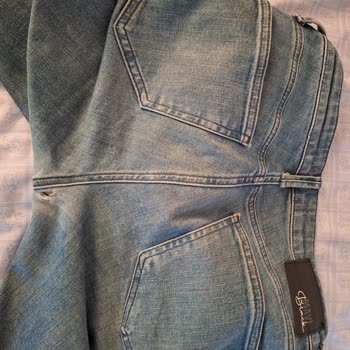 Aldığım Kot Pantolon 6 Ayda Yırtıldı Garantiye Rağmen Değiştirilmedi