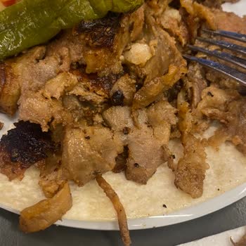 Köfteci Yusuf'ta İki Kez Pişmemiş Ve Kalitesiz Dönerle Hayal Kırıklığı Yaşadım!