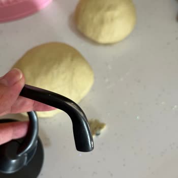 Hamur Yoğurma Aparatında Renk Değişimi Ve Müşteri Hizmetlerinden Yanıtsızlık