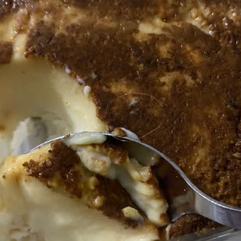 Satın Alınan Kazandibi Tatlısında Kıl Çıkması Nedeniyle Yaşanan Hijyen Sorunu