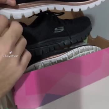 Skechers Hatalı Üretim Ayakkabı!