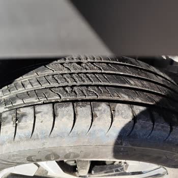 ABC Oto (Ankara) Sıfır Alınan Peugeot Rifter'ın Arka Lastiklerinde Erken Aşınma