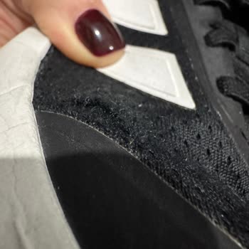 Kısa Sürede Deforme Olan Adidas Ayakkabı İçin Değişim Talebi