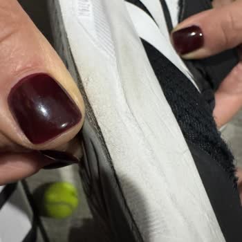 Kısa Sürede Deforme Olan Adidas Ayakkabı İçin Değişim Talebi