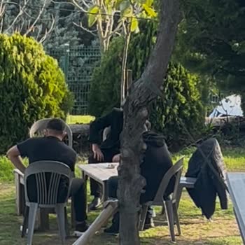 Cami İçindeki Çay Ocağı Huzuru Bozuyor