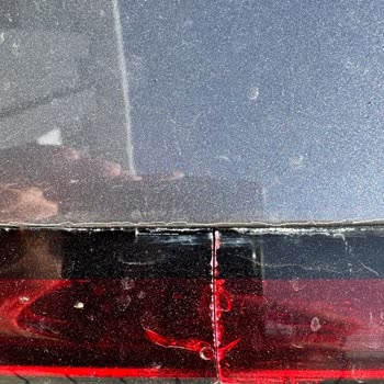 Garanti Kapsamındaki Arka Stop Lambası İçin Yüksek Ücret Talebi Ve Çözüm Sunulmaması