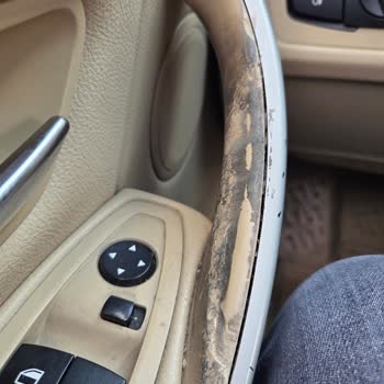 BMW Araçta Kapı Tutamakları Ve Plastik Parçalarda Kronik Sorun