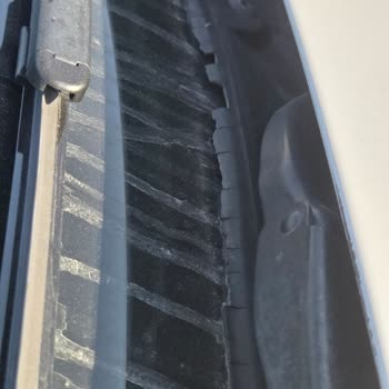 BMW Araçta Kapı Tutamakları Ve Plastik Parçalarda Kronik Sorun