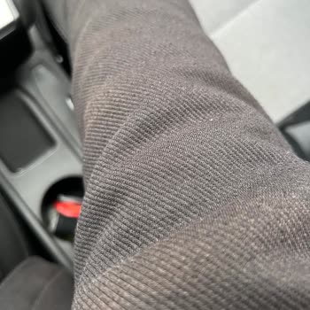 Zara'dan Alınan Siyah Ceketin Rengi Kırmızıya Döndü