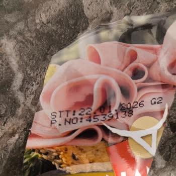 Namet Hindi Salamda Mavi Plastik Parça Ve Süreklilik Gösteren Hijyen Sorunu!