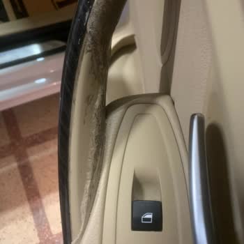 BMW F30 İç Kapı Kollarındaki Kronik Deformasyon Ve Müşteri Desteği Beklentisi