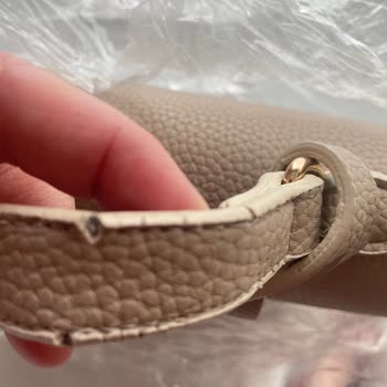 Hotiç Çantada Kısa Sürede Yırtık Oluştu Mağaza İlgisiz Kaldı