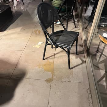 Starbucks Şubesinde Hijyen Sorunu Ve İletişim Eksikliği