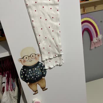 LCW Bir Ayağı Uzun Tayt Gönderdi