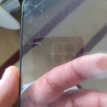 Reeder Telefon Değişiminde Kırılmaz Camım Kırıldı, Çözüm Sunulmadı