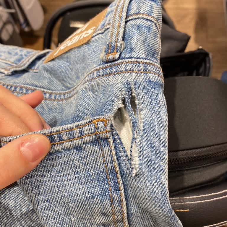 Yeni Alınan Jean Hatalı Çıktı, Mağaza Çözüm Sunmadı