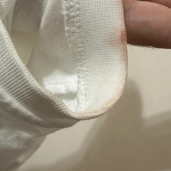 Parfüm Kıyafetlerimde Leke Bırakıyor, İade Talebime Dönüş Yapılmadı