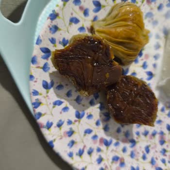 Yanık Ve Kabuklu Baklava, İlgisiz Müşteri Temsilcisi