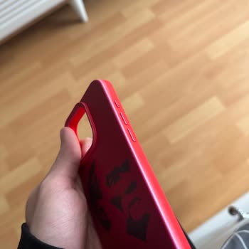 Aldığım İphone 15 Pro Kılıfında Renk Uyumsuzluğu Ve Baskı Hatası