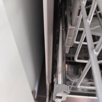 Beko BM 4014 Bulaşık Makinesinde Kısa Sürede Paslanma Sorunu Ve Ücretsiz Parça Değişim Talebi