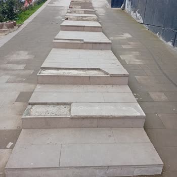 Sağır Kardeşler İnşaat Kazı Çalışmasının Ardından Çevre Düzenlemesi Yapılmamıştır