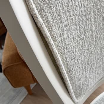 Garanti Süresi İçinde Çözülemeyen Sandalye Sorunu Ve Ücret Talebi