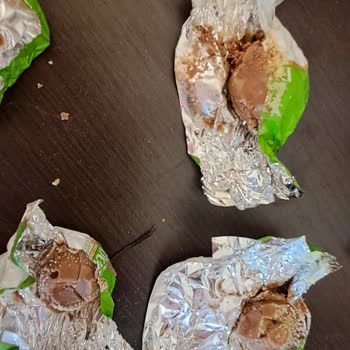 Son Kullanma Tarihi Geçmemiş Çikolata Bozuk Çıktı Küf Ve Benekler Vardı