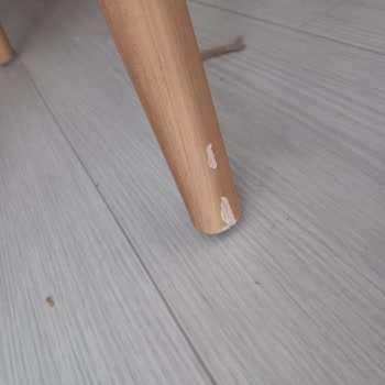 Hasarlı Teslim Edilen Sandalyeler İçin Çözüm Bekliyorum