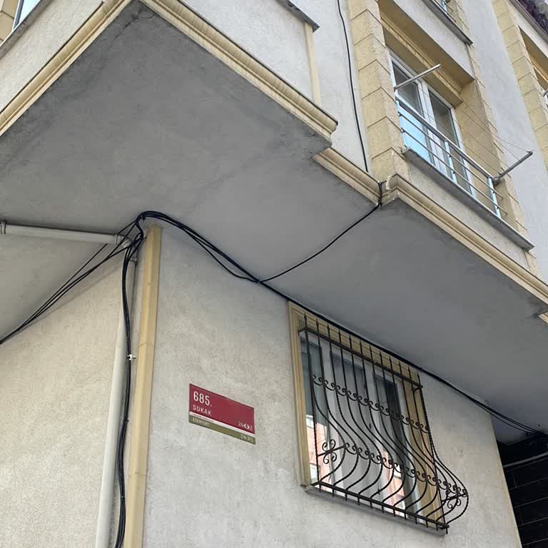 Bina Dış Cephesine Zarar Veren Kablolama Ve Yetersiz Onarım Sonrası Mağduriyet