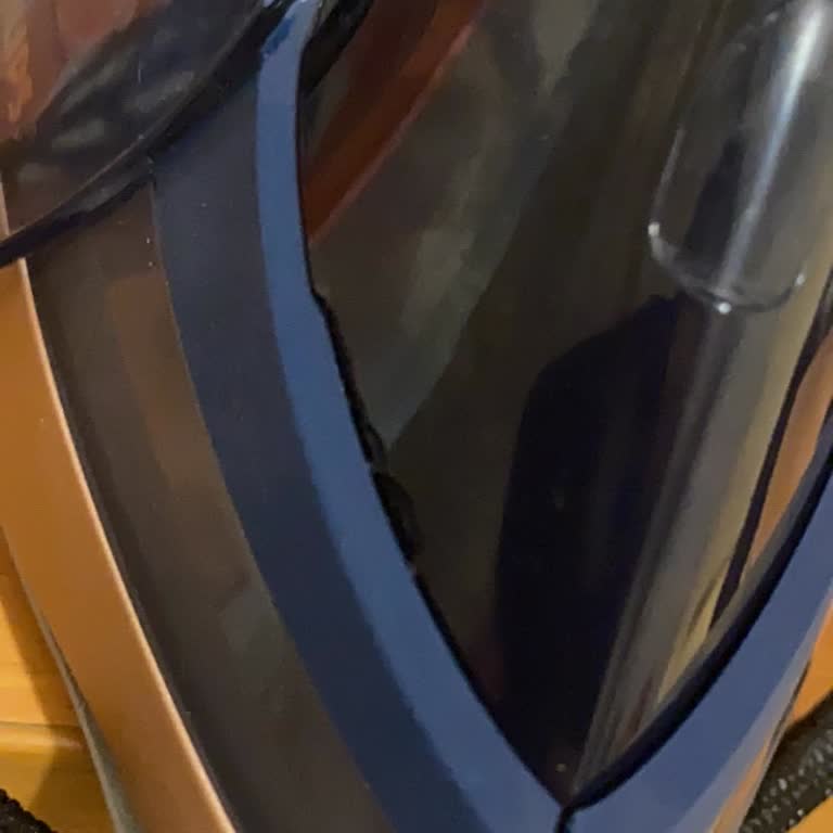 Media Markt Philips Azur Ütümde Kısa Sürede Çatlak Oluştu Mağduriyetimin Giderilmesini İstiyorum