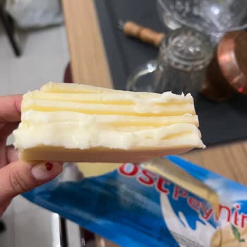 Aldığım Kaşar Peynirin Ambalajı Açıldığında Üstü Kuru Altı Erimiş Çıktı