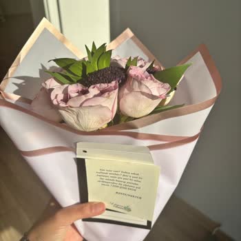 Sipariş Edilen Çiçek Solmuş Ve Yanlış Teslim Edildi