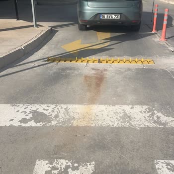 Togg Fabrika Parkında Bariyer Nedeniyle Sıfır Aracımın Lastikleri Zarar Gördü, Mağduriyetimin Giderilmesini İstiyorum