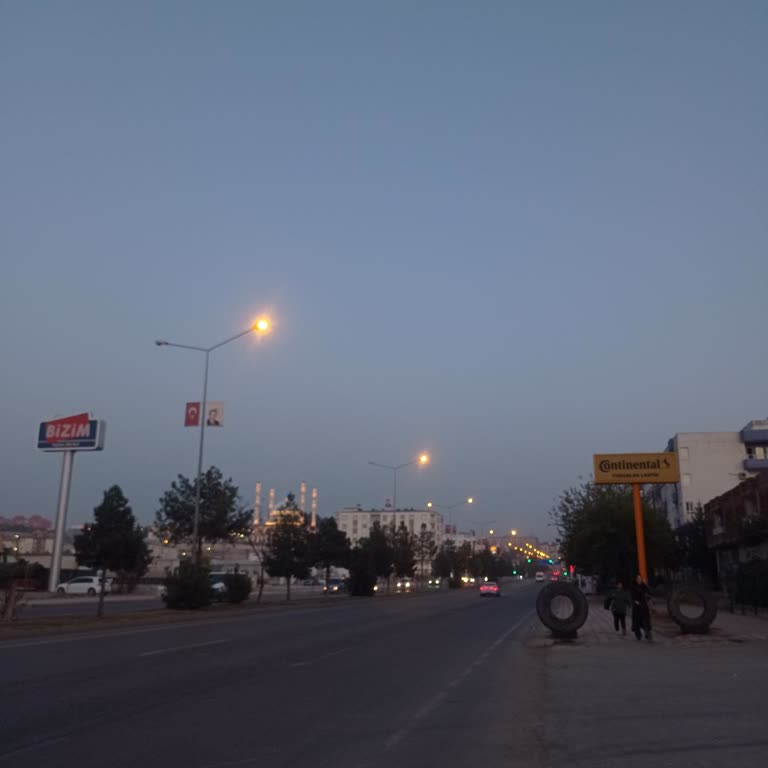 Üniversite Aracı Şoförlerinin Yolcu Almaması Ve Kaba Tavırları Mağduriyet Yaratıyor