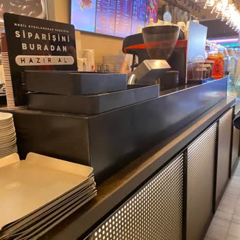 Kadıköy Kahve Dünyası'nda Yetersiz Personel Müşteri Ve Çalışanları Mağdur Ediyor