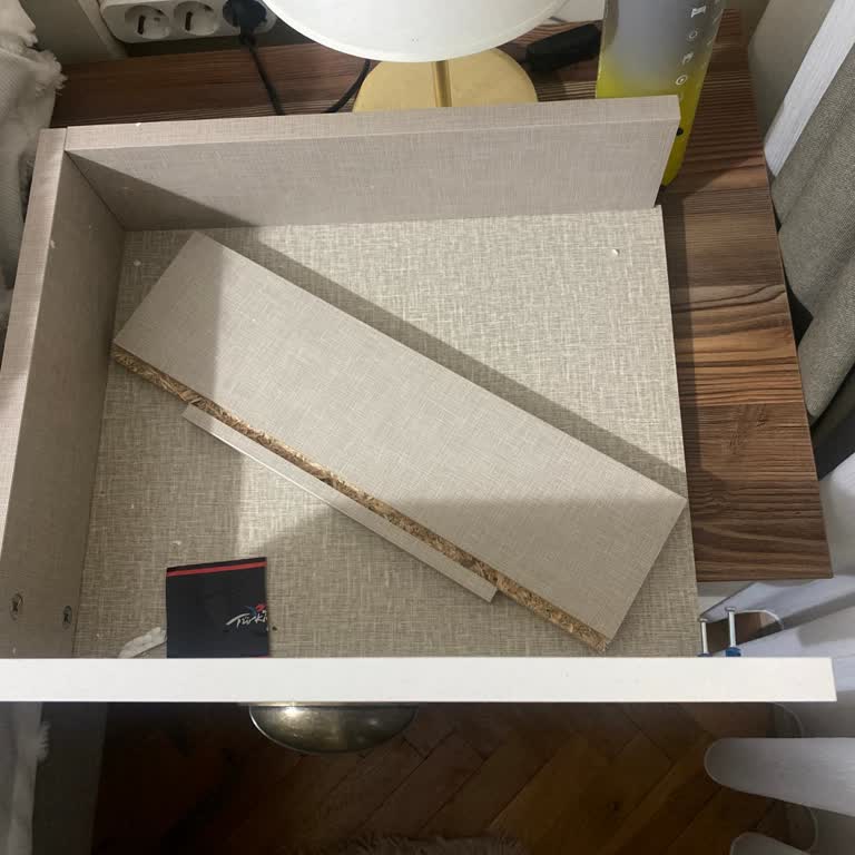 Üç Aydır Teslim Edilmeyen Yatak Odası Parçası Mağduriyeti