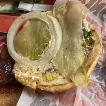 Burger Kingde Bayat Ekmek Ve Sararmış Yeşillik İle Hayal Kırıklığı